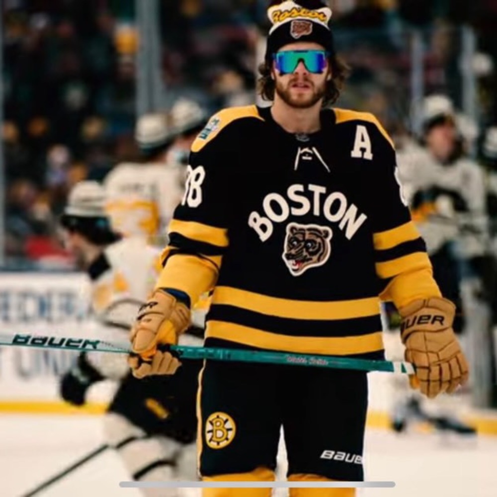 Meet your Posher, Captain e.t.